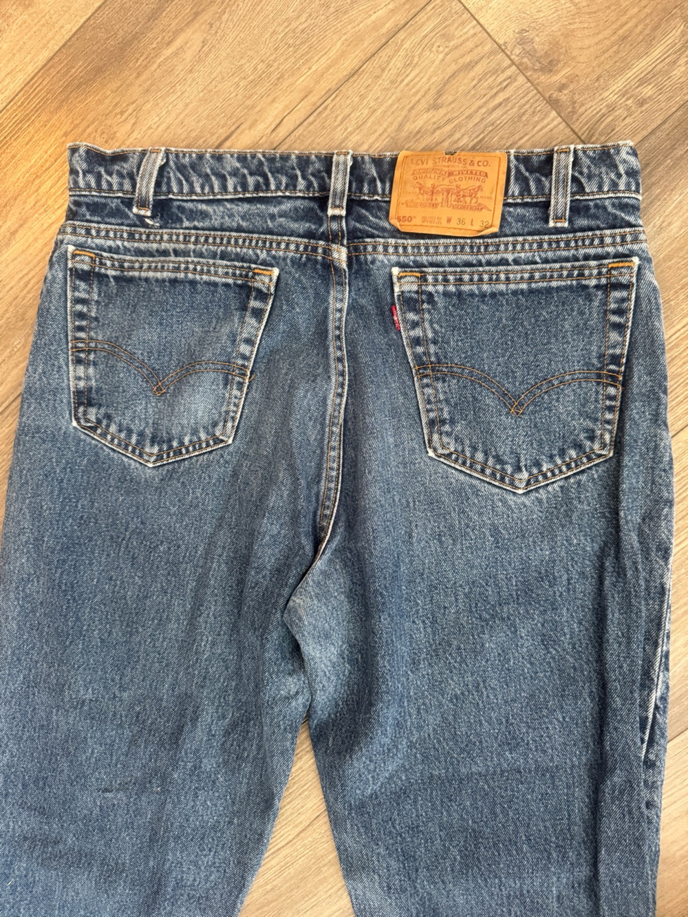 Levi’s Premium 550 Relaxed Tapered Leg Jeans 36x32 Heavyweight Denim 90s Style - Picture 4 of 6
